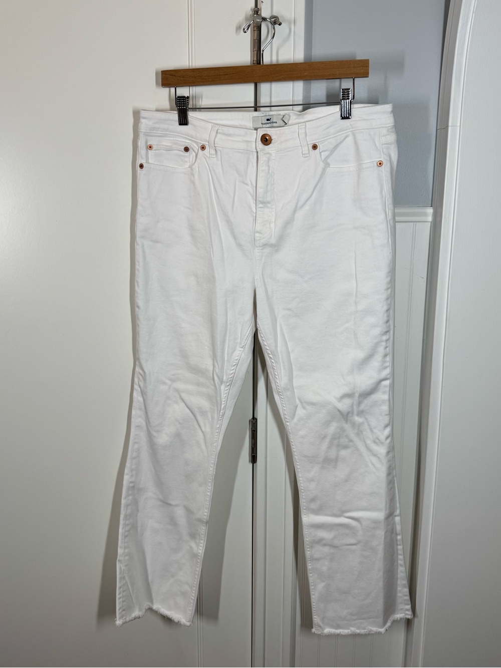 Vineyard Vines High Rise Kick Flare White Denim Raw Ankle Hem Casual Jeans 32